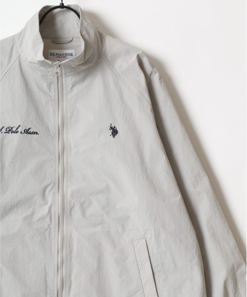 U.S. POLO ASSN.(ユーエスポロアッスン)の「U.S. POLO ASSN./ユーエスポロアッスン Nylon Track Jacket/オーバーサイズ ナイロン ブロークコア ジップアップ トラックジャケット/アノラックジャケット/レディース メンズ(ナイロンジャケット・メンズ・カーキ/ブラック/ライトグレー/ネイビー・M/L/LL)」の8枚目の写真
