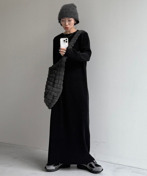 新品 黒　スクエアネックプリーツワンピース★プリーツプリーズでは✖️ 新品 黒 スクエアネック プリーツワンピース☆プリーツプリーズでは