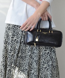 CHRISTIAN VILLA | 【CHRISTIAN VILLA】チャーム付きレザーハンドル横長バッグ(Q56434)(ハンドバッグ)