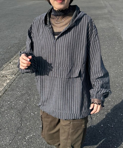 CRB(シーアールビー)の「ストライプ柄アノラックパーカー(パーカー・レディース・サックスブルー/アイボリー/チャコールグレー・F)」の2枚目の写真