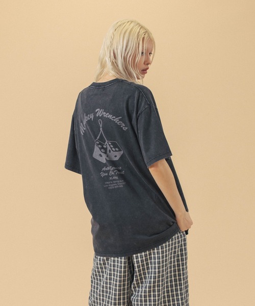 XLARGE（エクストララージ）の「MONKEY WRENCHERS S/S TEE（Tシャツ/カットソー・メンズ・パープル/ホワイト/ブラック・S/M/L/XL）」の5枚目の写真