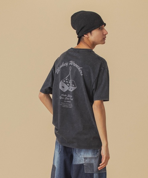XLARGE（エクストララージ）の「MONKEY WRENCHERS S/S TEE（Tシャツ/カットソー・メンズ・パープル/ホワイト/ブラック・S/M/L/XL）」の21枚目の写真