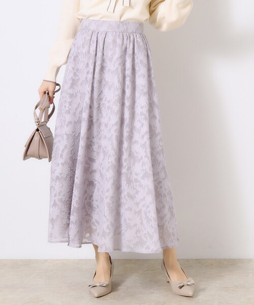 couture brooch（クチュールブローチ）の「【春の華やぎ無地見えスカート】カットジャカードフラワースカート（スカート・レディース・ブラック/アイボリー/ライトパープル・40/38/42/36）」の3枚目の写真