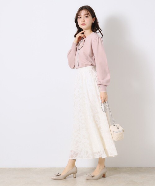 couture brooch（クチュールブローチ）の「【春の華やぎ無地見えスカート】カットジャカードフラワースカート（スカート・レディース・ブラック/アイボリー/ライトパープル・40/38/42/36）」の6枚目の写真