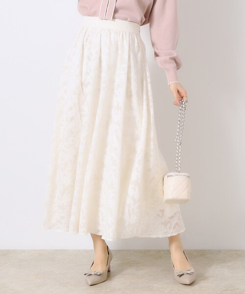 couture brooch（クチュールブローチ）の「【春の華やぎ無地見えスカート】カットジャカードフラワースカート（スカート・レディース・ブラック/アイボリー/ライトパープル・40/38/42/36）」の8枚目の写真