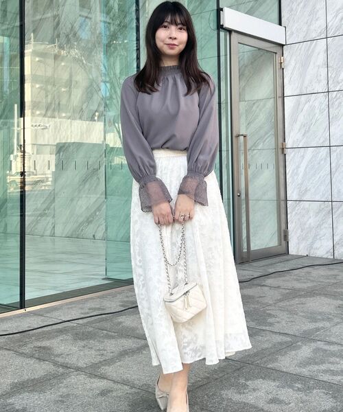 couture brooch（クチュールブローチ）の「【春の華やぎ無地見えスカート】カットジャカードフラワースカート（スカート・レディース・ブラック/アイボリー/ライトパープル・40/38/42/36）」の11枚目の写真