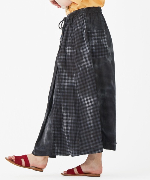 KRIFF MAYER(クリフメイヤー)の「チェックタイダイスカート(スカート・レディース・ブルー/レッド/ブラック・MEDIUM/LARGE)」の14枚目の写真