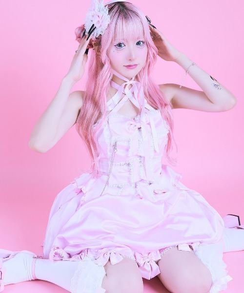 AVENCHUMU(アバンチュウム)の「Front ribbon chain one piece(ワンピース・レディース・ピンク/グレー/ブラック・FREE/S)」の7枚目の写真