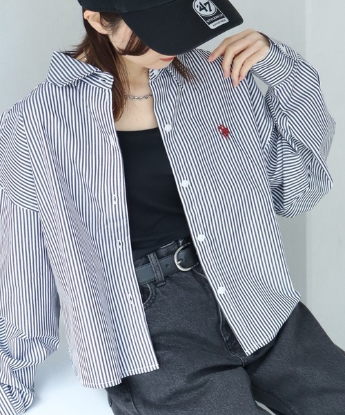 U.S. POLO ASSN.(ユーエスポロアッスン)の「【U.S. POLO ASSN./ユーエスポロアッスン】ブロード ワンポイントポニー レギュラーカラー ショート丈 ロングスリーブシャツ(シャツ/ブラウス・レディース・ストライプ/ブルー系その他・LL/M/L)」の1枚目の写真