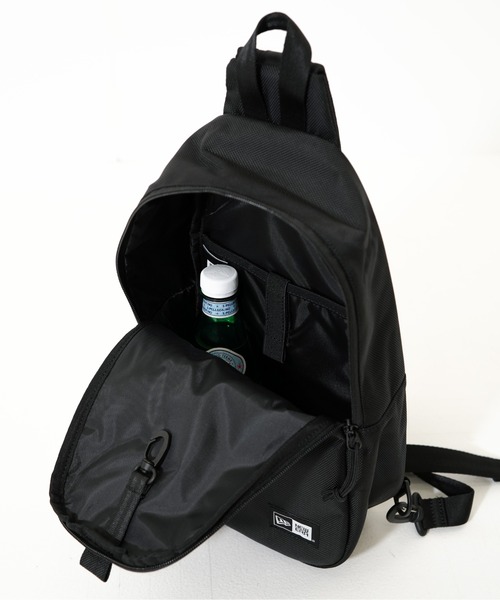 NEW ERA(ニューエラ)の「【NEW ERA/ニューエラ】BODY BAG(ボディバッグ/ウエストポーチ・メンズ・ストーン/ブラック/ブラック系その他・FREE)」の6枚目の写真
