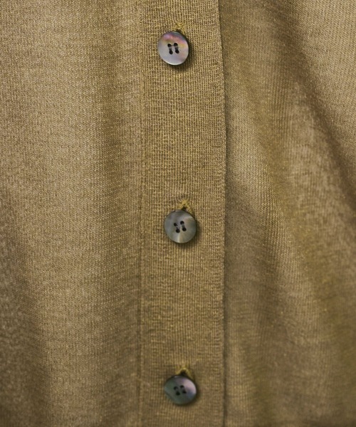 SALON adam et rope'（サロン アダム エ ロペ）の「ブライトラメVネックシアーカーディガン［一部WEB限定カラー・手洗い可能］（カーディガン/ボレロ・レディース・グレー/ブラック/ゴールド/シルバー/ピンク/ライトグレー・FREE）」の17枚目の写真