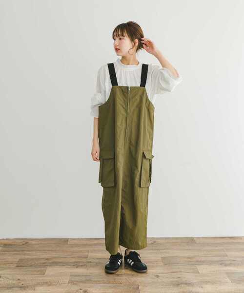 ITEMS URBANRESEARCH（アイテムズ アーバンリサーチ）の「ミリタリージャンパースカート（ワンピース・レディース・カーキ/ブラック・FREE）」の11枚目の写真