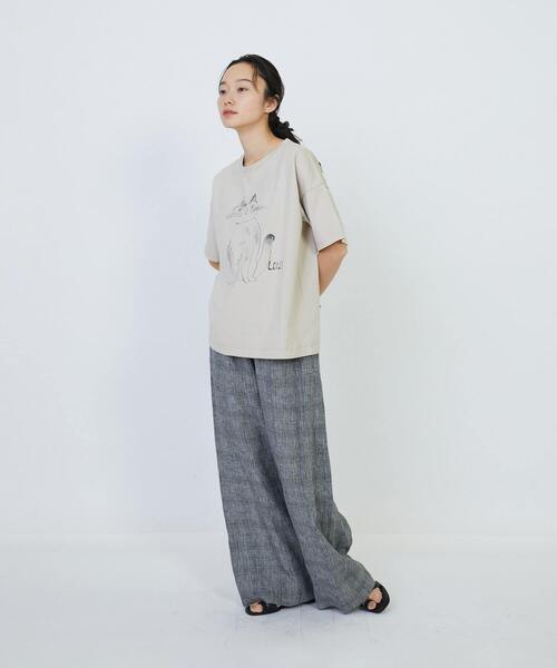 LOISIR（ロワズィール）の「イラストプリントTシャツ（Tシャツ/カットソー・レディース・オフホワイト/チャコールグレー/グレイッシュベージュ・FREE）」の16枚目の写真