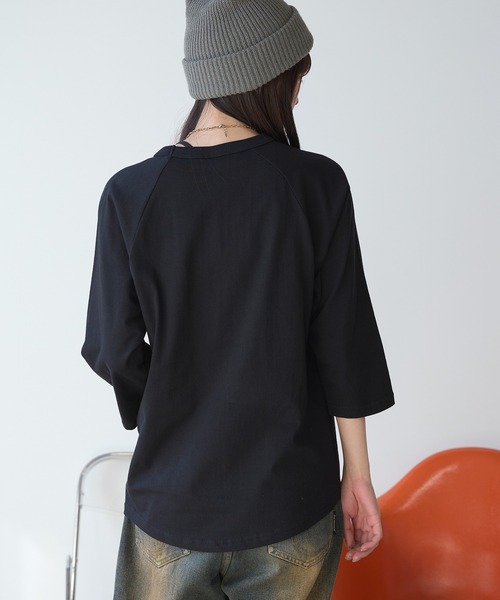 United Athle(ユナイテッドアスレ)の「【UNITED ATHLE】raglan sleeves T‐shirts / ラグランスリーブ 3/4スリーブ ラグランスリーブTシャツ 7分袖Tシャツ バイカラー クルーネック 2026年 夏 夏服(Tシャツ/カットソー・レディース・ホワイト×ネイビー/ホワイト×ブラック/ブラック/ミックスグレー・S/M/L/XL)」の4枚目の写真