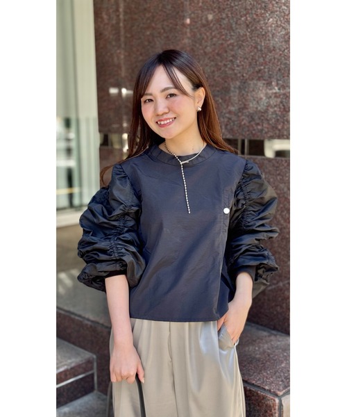 DIP IN CHOCOLATE(ディップインチョコレート)の「シャーリングスリーブプルオーバー【DIP IN CHOCOLATE】(Tシャツ/カットソー・レディース・オフホワイト/ブラック・F)」の4枚目の写真