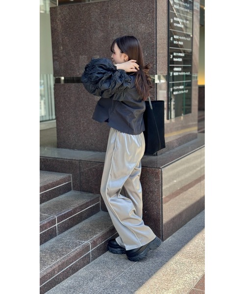 DIP IN CHOCOLATE(ディップインチョコレート)の「シャーリングスリーブプルオーバー【DIP IN CHOCOLATE】(Tシャツ/カットソー・レディース・オフホワイト/ブラック・F)」の7枚目の写真