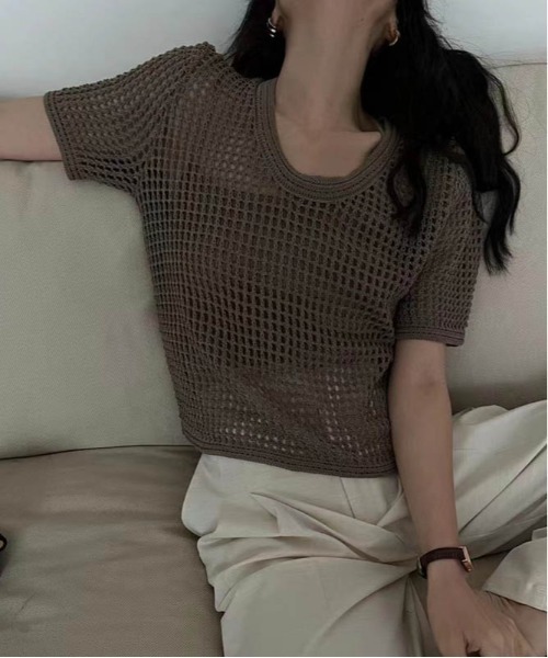 maison de LATIR(メゾンドラティール)の「夏服で大人の抜け感メッシュニット◎クロシェット編み透け感サマーニットでレイヤードが効く(シャツ/ブラウス・レディース・ブラック/カーキ/ホワイト/ブラウン/ベージュ/グリーン系その他/ブラック系その他/ベージュ系その他/ホワイト系その他・ONESIZE)」の9枚目の写真