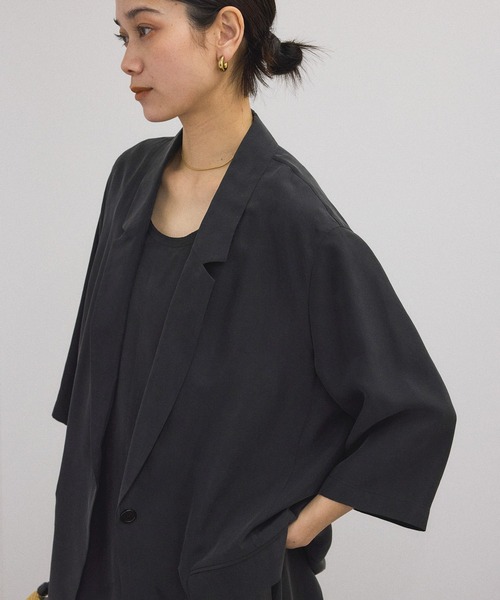 SALON adam et rope'（サロン アダム エ ロペ）の「[25SS]GENTLE SILK ハーフスリーブジャケット【セットアップ対応・洗える】（シャツ/ブラウス・レディース・ブラック/ブルー/ベージュ・FREE）」の13枚目の写真