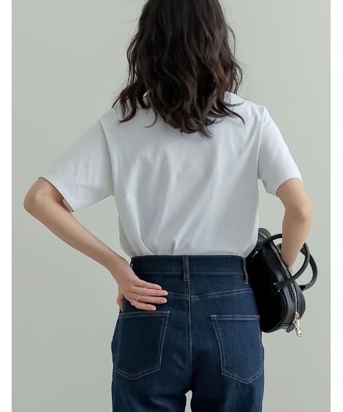 Re:EDIT（リエディ）の「[華奢見えが叶う][接触冷感][紫外線対策][UVカット][2025 SUMMER COLLECTION]選べるドローイングフラワーTシャツ[（Tシャツ/カットソー・レディース・ホワイト/ホワイト系その他/ブラック・MEDIUM/LARGE）」の18枚目の写真