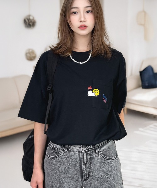 Candlestick(キャンドルスティック)の「レトロ グラフィック オーバーサイズ 韓国 ストリート Tシャツ(Tシャツ/カットソー・レディース・ライム/グリーン系/ネイビー系/ブルー系/イエロー系/ホワイト系/ホワイト系2/ブラック系/ブラック系1/ブラック系2/ミント/アイボリー・M/L/LL)」の4枚目の写真