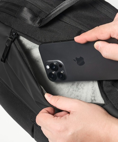 incase（インケース）の「Incase A.R.C. Duffel-Black（ボストンバッグ・メンズ・ブラック・ONE SIZE）」の15枚目の写真
