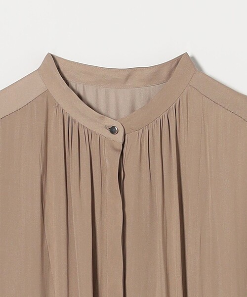 green label relaxing（グリーンレーベルリラクシング）の「サテン ギャザー ショートスリーブ ワンピース（ワンピース・レディース・ベージュ/ネイビー/コバルトブルー・FREE）」の15枚目の写真