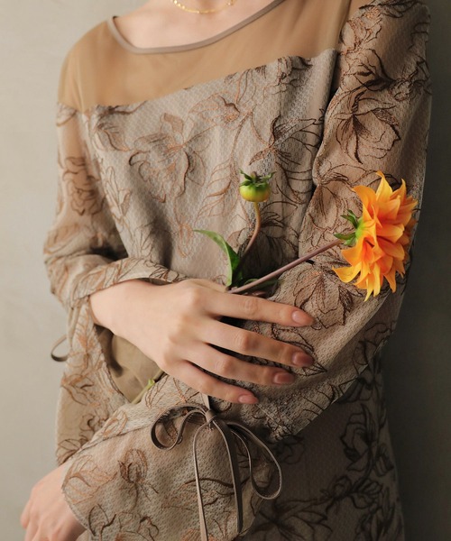 Kana（カナ）の「フラワー刺繍 袖リボン ドレス ワンピース パーティー ドレス 結婚式 お呼ばれ オケージョン（ドレス・レディース・イエロー/ライトグレー/ブラウン・M/S）」の15枚目の写真