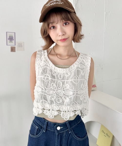 SOLLON.(ソルロン)の「フラワーロープ刺繍ビスチェトップス(ベスト・レディース・ホワイト/アイボリー・FREE)」の15枚目の写真