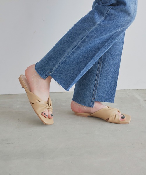 LIAN(リアン)の「リボンサンダル(サンダル・レディース・ブラック/ベージュ・LARGE/MEDIUM)」の3枚目の写真