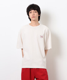 Purple&Yellow（パープルアンドイエロー）の「サークルロゴ ミニ刺繍 半袖Ｔシャツ（Tシャツ/カットソー）」