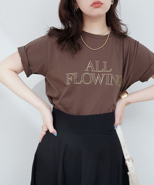 natural couture(ナチュラルクチュール)の「【サスティナ企画】ラメ抜きロゴTシャツ(Tシャツ/カットソー・レディース・オフホワイト/サックスブルー/ブラウン・FREE)」の2枚目の写真