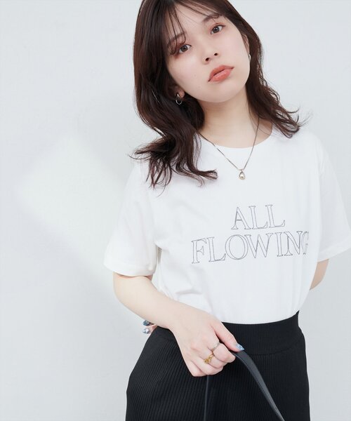 natural couture(ナチュラルクチュール)の「【サスティナ企画】ラメ抜きロゴTシャツ(Tシャツ/カットソー・レディース・オフホワイト/サックスブルー/ブラウン・FREE)」の1枚目の写真