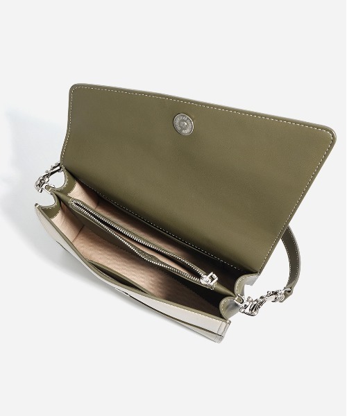 NiiNa(ニーナ)の「【 NiiNa / ニーナ 】高品質牛革 2way ワンハンドル カラーデザイン ショルダーバッグ(ショルダーバッグ・レディース・ピンク/ライム/ブルー/グリーン・FREE)」の6枚目の写真
