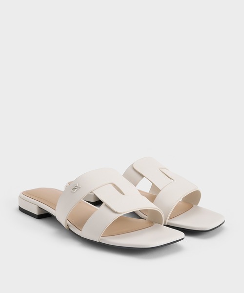 CHARLES & KEITH（チャールズ & キース）の「Petina ペティナ レザー スライドサンダル（サンダル・レディース・ゴールド/バーガンディー/ブラック/ホワイト・23cm/23.5cm/24.5cm/25cm/25.5cm/22.5cm）」の21枚目の写真