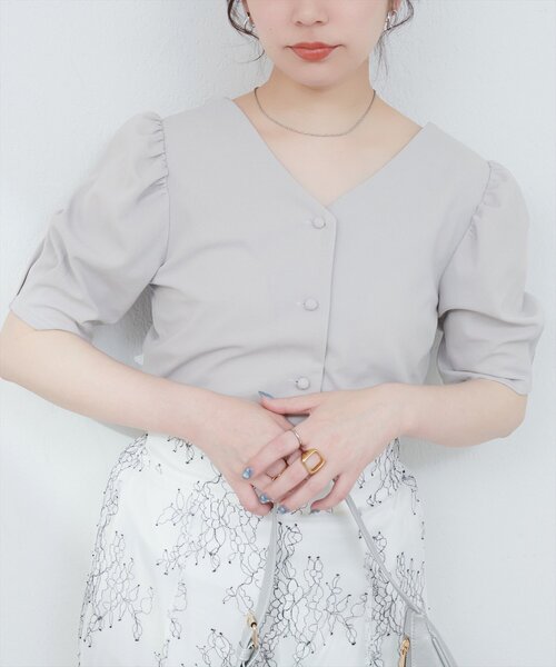 natural couture（ナチュラルクチュール）の「【WEB限定】前後2WAYパフスリーブブラウス（シャツ/ブラウス・レディース・ピンク/ブラック/グレー・FREE）」の4枚目の写真