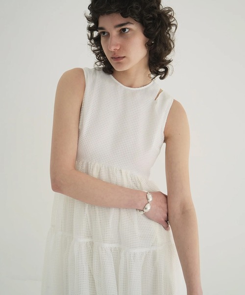 CLANE(クラネ)の「SHEER PLAID FLARE ONEPIECE(ワンピース・レディース・ベージュ/ホワイト/ブラック・0/1/2)」の9枚目の写真