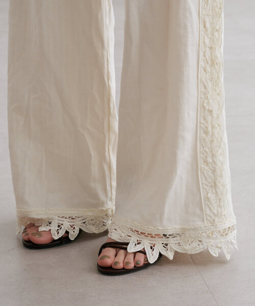 Omekashi（オメカシ）の「バテンレースラインパンツ（その他パンツ・レディース・オフホワイト/ブラック・36/38）」の14枚目の写真