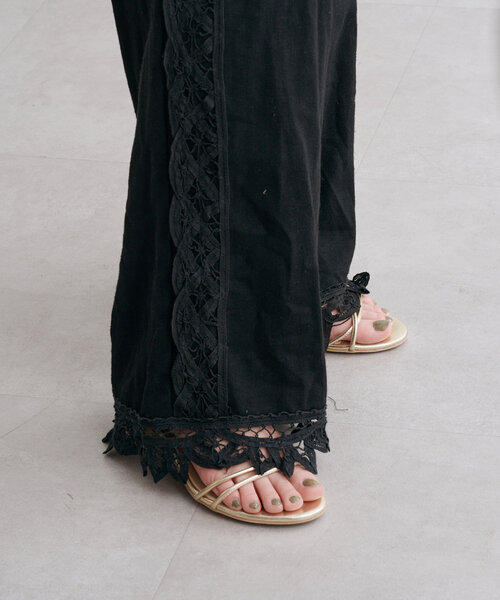 Omekashi（オメカシ）の「バテンレースラインパンツ（その他パンツ・レディース・オフホワイト/ブラック・36/38）」の6枚目の写真