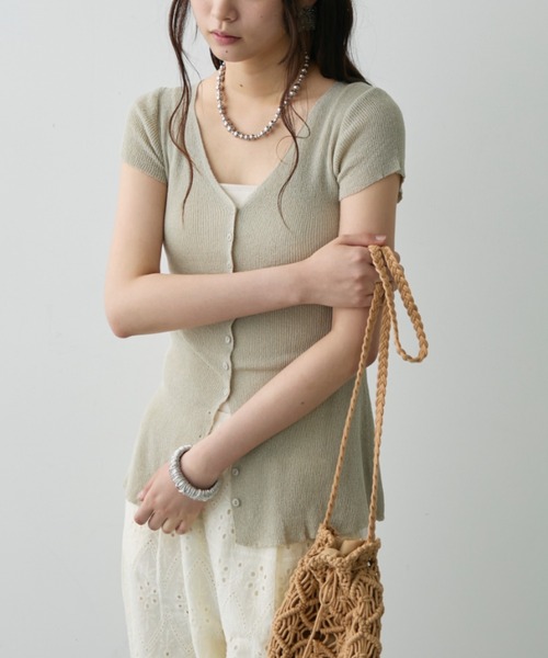 DFFUR.（ディフル）の「サマーハイゲージスリットトッパー（その他トップス・レディース・ベージュ/ライトグリーン/ブラック・FREE）」の6枚目の写真