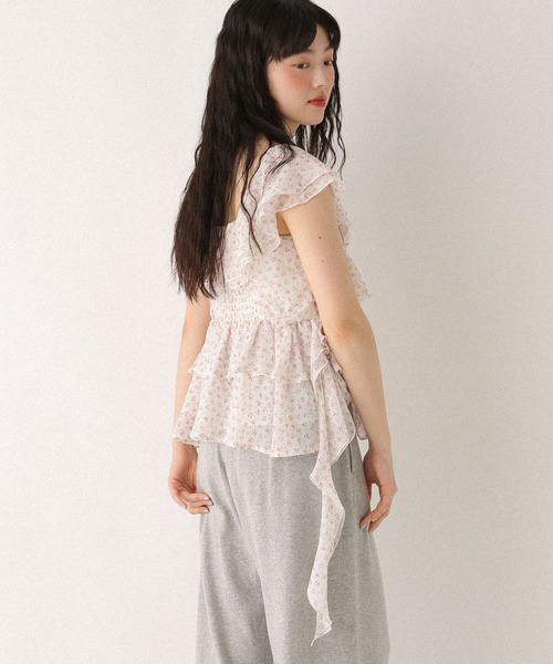 Heather(ヘザー)の「フィッシュテールフリルブラウス 499191(シャツ/ブラウス・レディース・ベージュ/ブラック/アイボリー・FREE)」の6枚目の写真