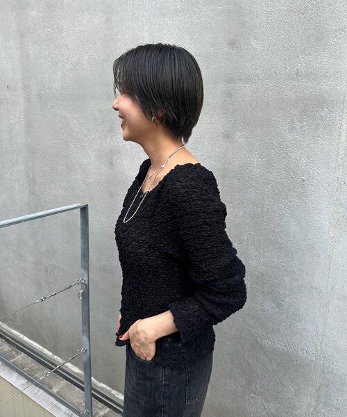 SHENERY(シーナリー)の「《インフルエンサー@tsuru00コラボ》2WAYシャーリングブラウス(シャツ/ブラウス・レディース・カーキ/オフホワイト/ピンク/ブラック・FREE)」の16枚目の写真