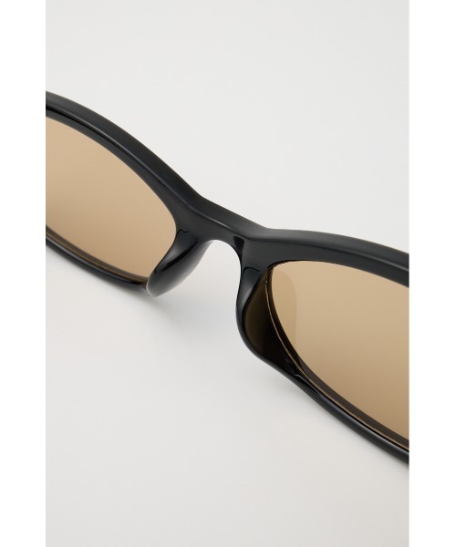 MOUSSY（マウジー）の「SLIM CAT アイウェア（サングラス・レディース・ブラック/マジェンタ・FREE）」の8枚目の写真