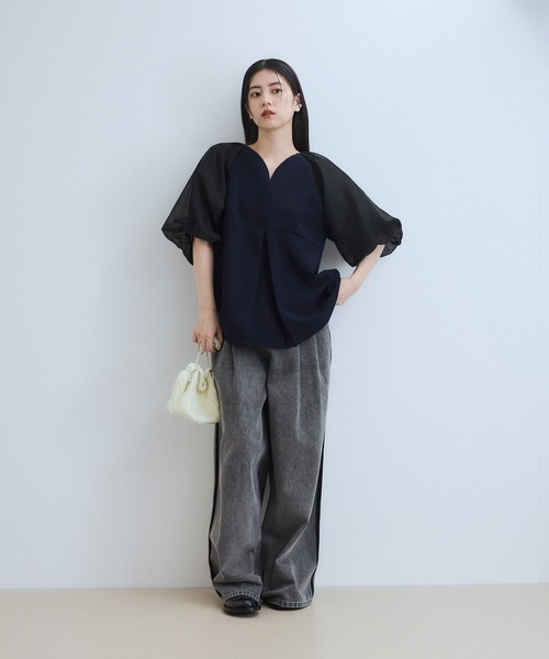 ADAM ET ROPE'(アダムエロペ)の「【WEB限定】シアーパフスリーブブラウス(シャツ/ブラウス・レディース・ネイビー/ブラック・FREE)」の5枚目の写真