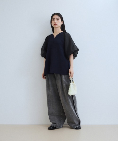 ADAM ET ROPE'(アダムエロペ)の「【WEB限定】シアーパフスリーブブラウス(シャツ/ブラウス・レディース・ネイビー/ブラック・FREE)」の6枚目の写真