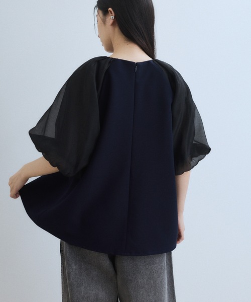 ADAM ET ROPE'(アダムエロペ)の「【WEB限定】シアーパフスリーブブラウス(シャツ/ブラウス・レディース・ネイビー/ブラック・FREE)」の7枚目の写真