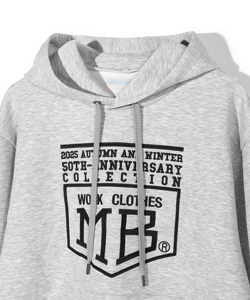 MEN'S BIGI(メンズビギ)の「【50th Anniv . 菊池武夫】LOGO HOODIE(パーカー・メンズ・グレー/ブラック・01/02/03)」の3枚目の写真