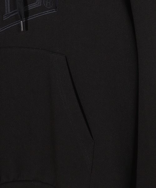 MEN'S BIGI(メンズビギ)の「【50th Anniv . 菊池武夫】LOGO HOODIE(パーカー・メンズ・グレー/ブラック・01/02/03)」の18枚目の写真