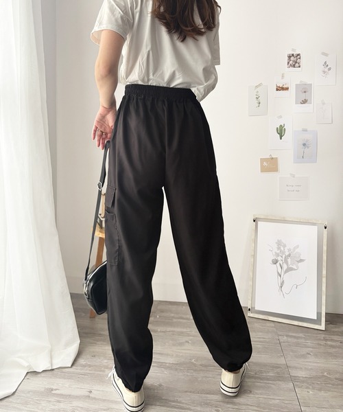 Dewlily(デューリリー)の「ゆるっと履けてラフなのに抜け感もある! カーゴ風ジョガーパンツ(その他パンツ・レディース・ブラック/カーキ・XL/M/S/L)」の8枚目の写真