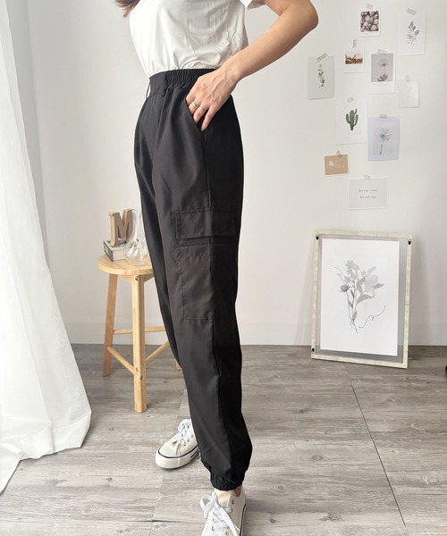Dewlily(デューリリー)の「ゆるっと履けてラフなのに抜け感もある! カーゴ風ジョガーパンツ(その他パンツ・レディース・ブラック/カーキ・XL/M/S/L)」の10枚目の写真