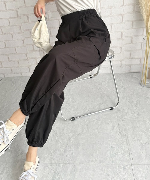 Dewlily(デューリリー)の「ゆるっと履けてラフなのに抜け感もある! カーゴ風ジョガーパンツ(その他パンツ・レディース・ブラック/カーキ・XL/M/S/L)」の12枚目の写真